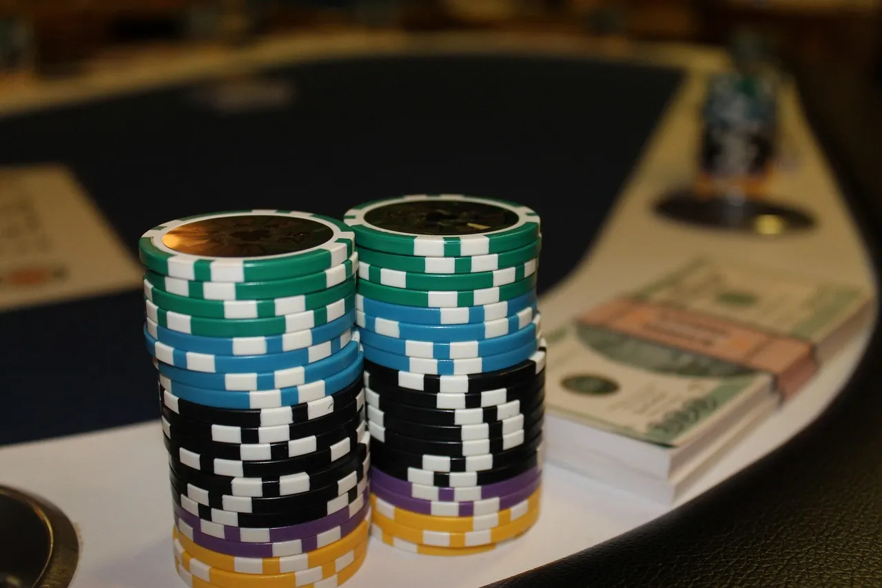 Casino slot machines with gold symbols